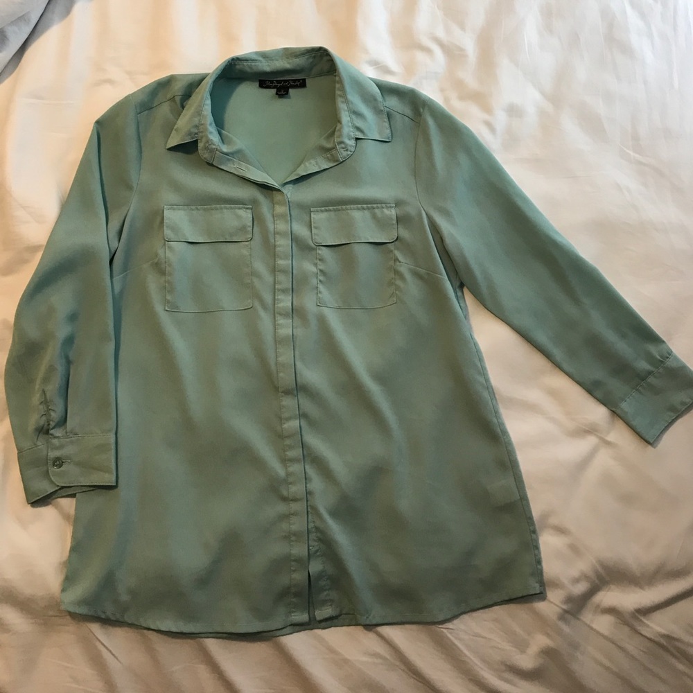 Sea foam button down top with pocket detail